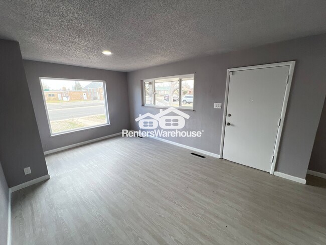 Foto del edificio - 3525 Forest St