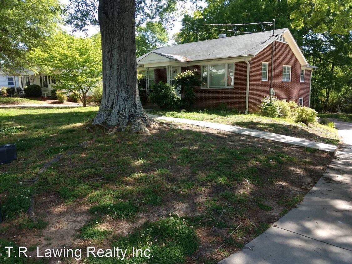 Primary Photo - 3 br, 2 bath House - 825 Hamrick Street