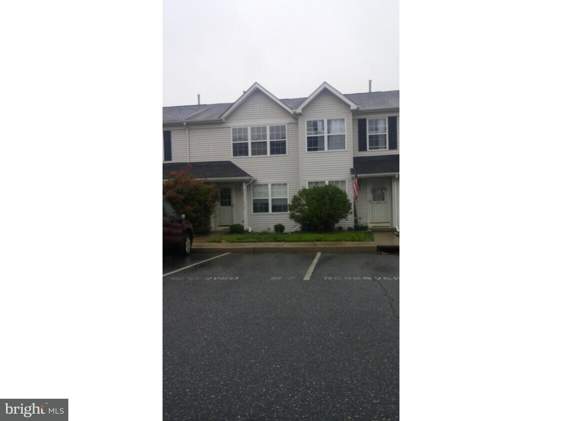 Primary Photo - 27 Millstream Rd