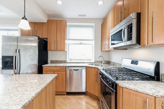 Foto del edificio - 3206 W Berwyn Ave