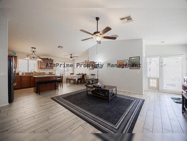 Foto del edificio - 15614 N 34th St