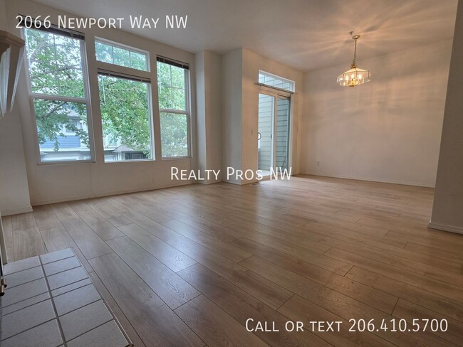 Building Photo - 2066 Newport Way NW