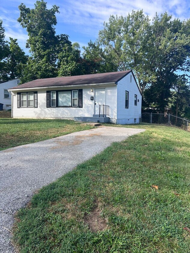 Primary Photo - 3 BED 1 BATH SINGLE FAMILY HOME!