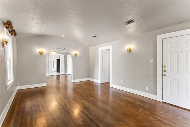 Foto del edificio - 2711 Greene Ave