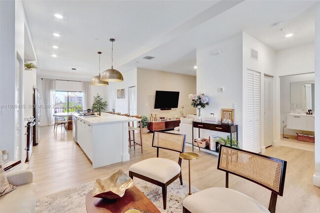 Foto del edificio - 8005 NW 104th Ave