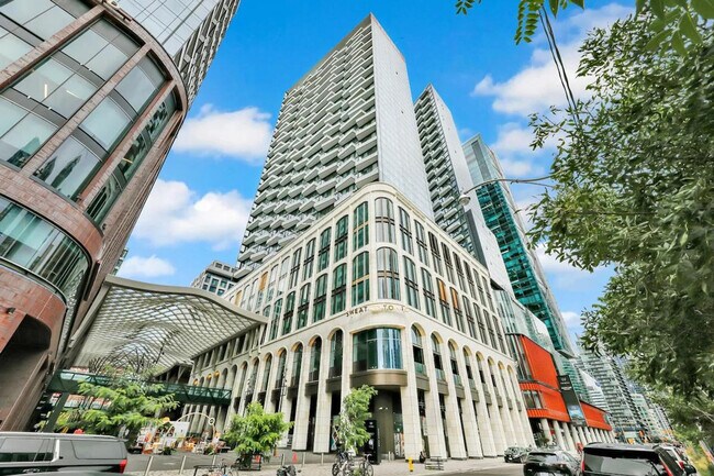 Photo du bâtiment - 500 Front St W