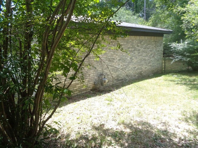 Building Photo - 2915 Wynne Dr