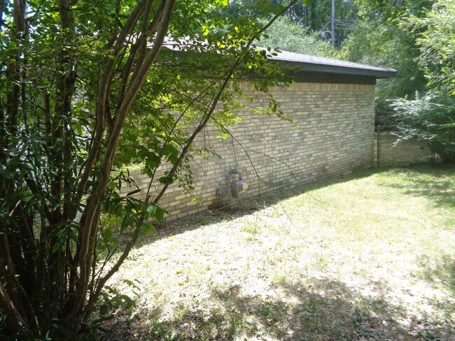 Foto del edificio - 2915 Wynne Dr
