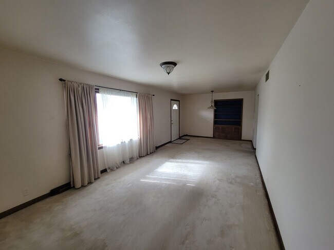Foto del edificio - 3 Bed 1 Bath Home for RENT
