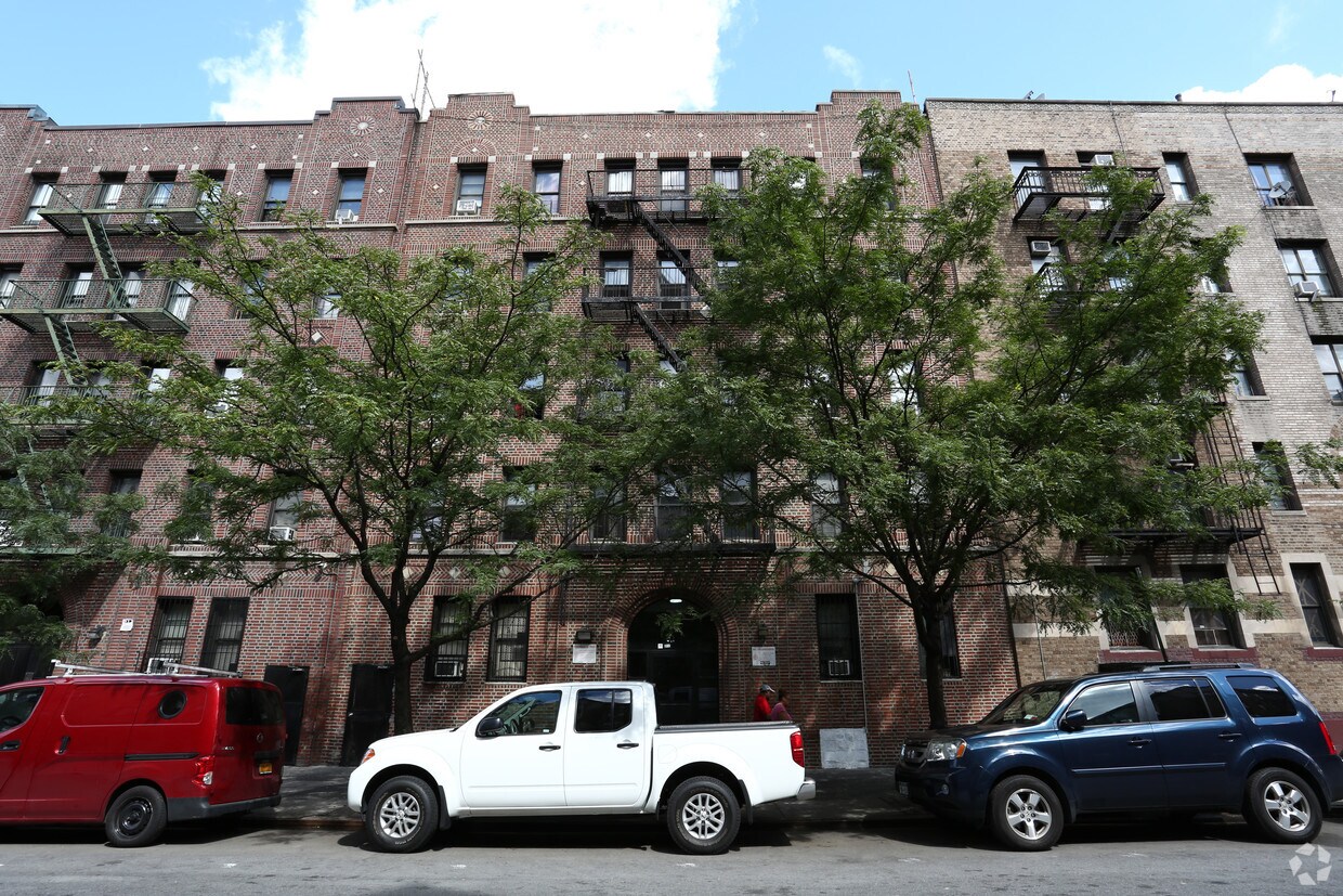 Building Photo - 64 Vermilyea Ave