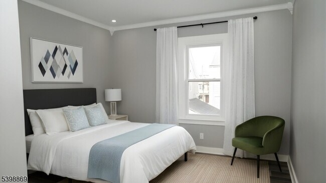 Foto del edificio - 65 Poe Ave