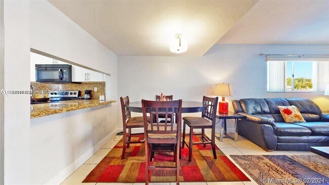 Building Photo - 2670 W 76th St