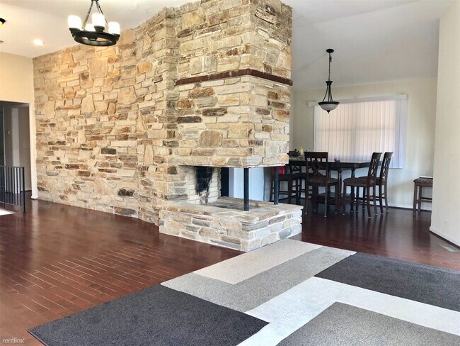 Building Photo - 3 br, 2.5 bath House - 7 Nob Hill Park Dr
