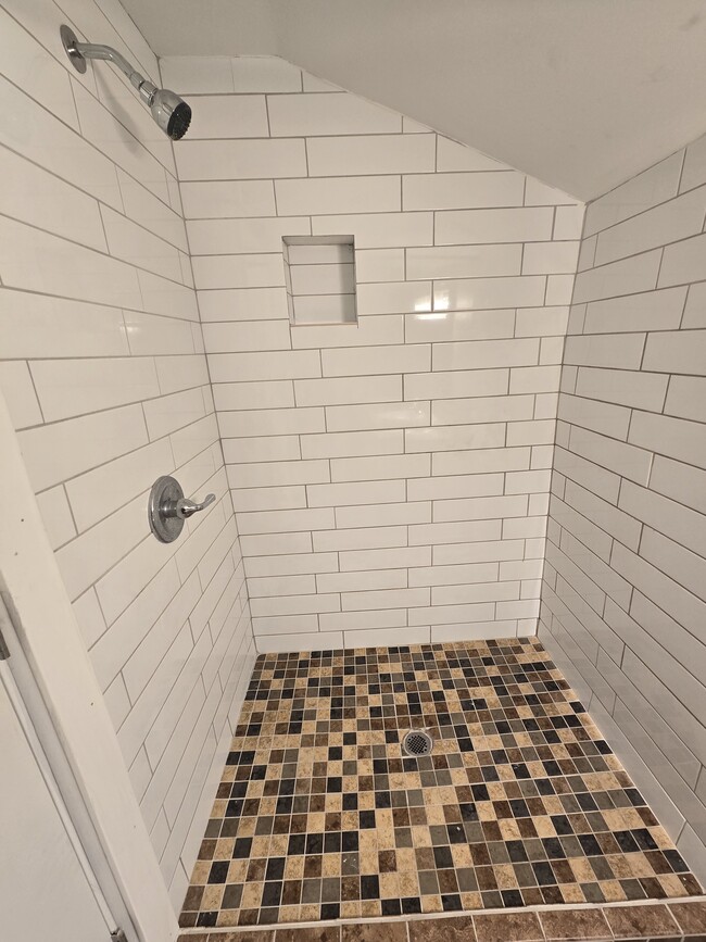 Building Photo - 311 Fountain St