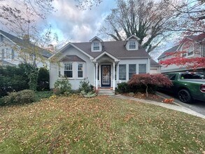 Building Photo - 55 Robbins Ave