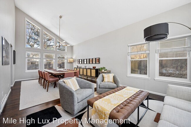 Foto del edificio - 4 br, 4 bath House - 7566 S Prescott Street