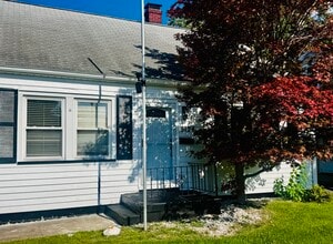 Building Photo - 3124 N Parish Ave