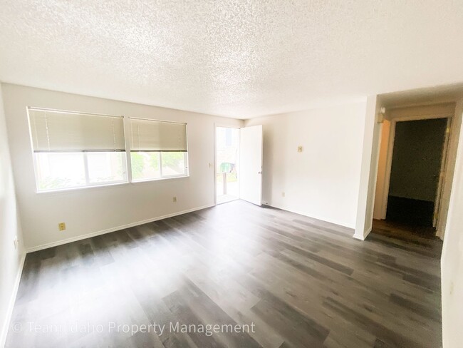 Building Photo - Garfield Duplex