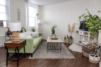 University Commons at Dawson St - University Commons