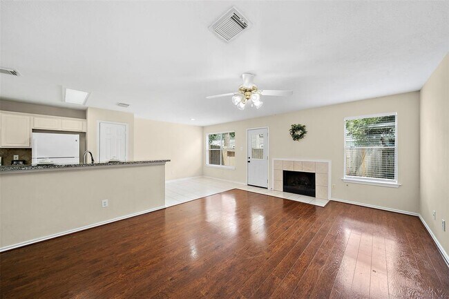 Building Photo - 250 Sentry Maple Pl