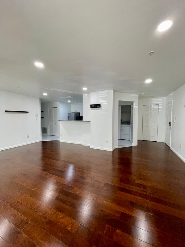 Building Photo - 705 Harvest Run Dr