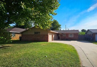 Building Photo - 1220 N Warren Ave