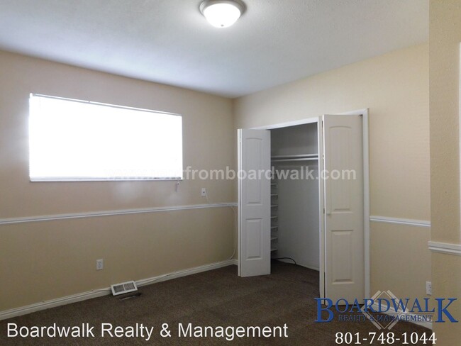 Building Photo - 2 br, 1 bath House - 3689 S 2200 W #109