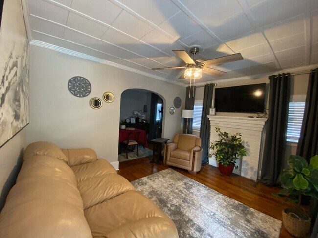 Building Photo - 2155 Magnolia St