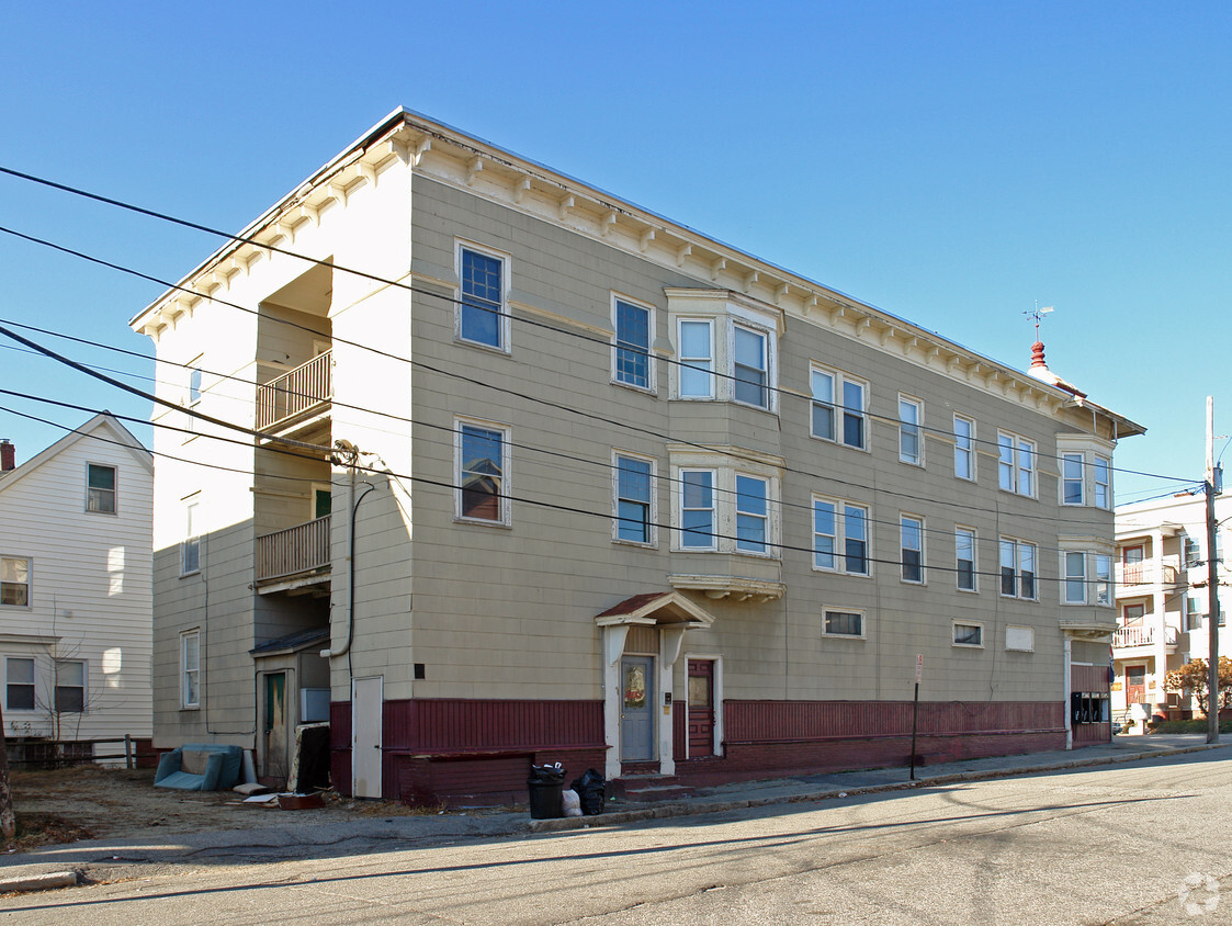 175 Pine St, Lewiston, ME 04240 - Apartments in Lewiston, ME ...