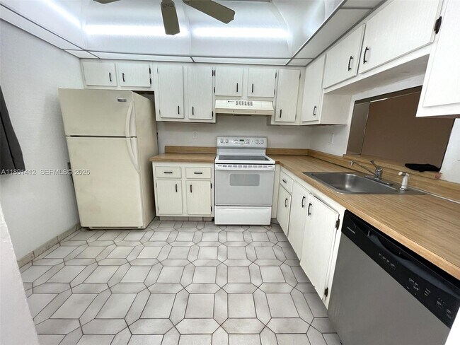 Foto del edificio - 1810 SW 81st Ave