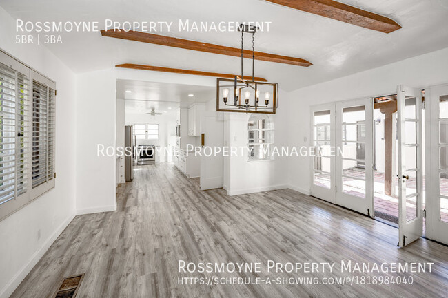 Building Photo - 5 Bedroom Spanish Style Main House plus de...