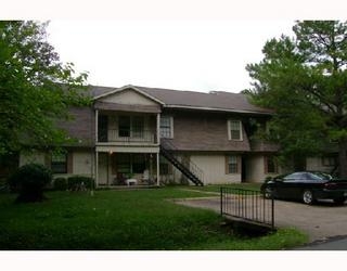 Primary Photo - 1641 N Oakland Ave