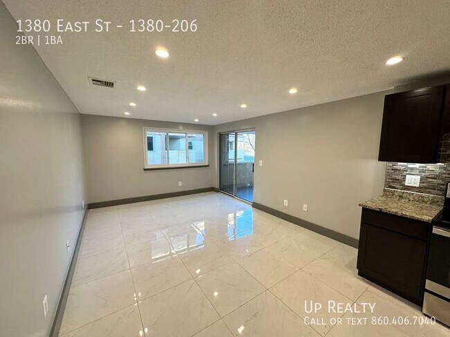Foto del edificio - 1380 East St