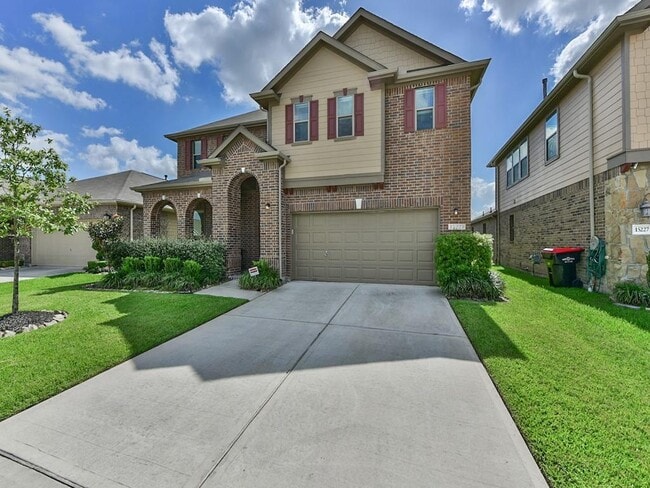 Building Photo - 15223 Sunlight Bay Ct