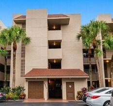 Building Photo - 9520 Seagrape Dr