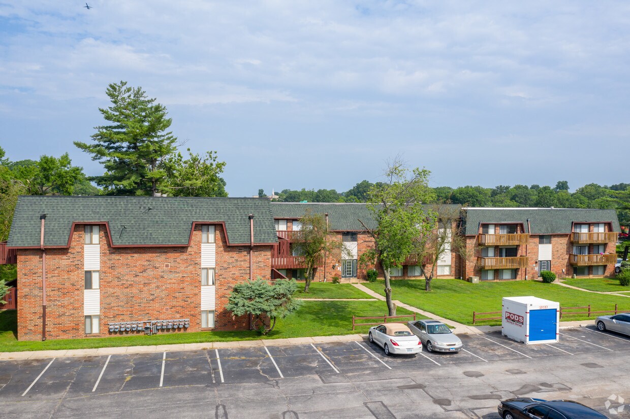 Legends at Pasadena Hills Apartments Saint Louis, MO
