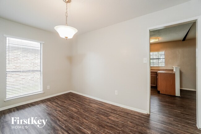 Building Photo - 16811 Kilwinning Dr