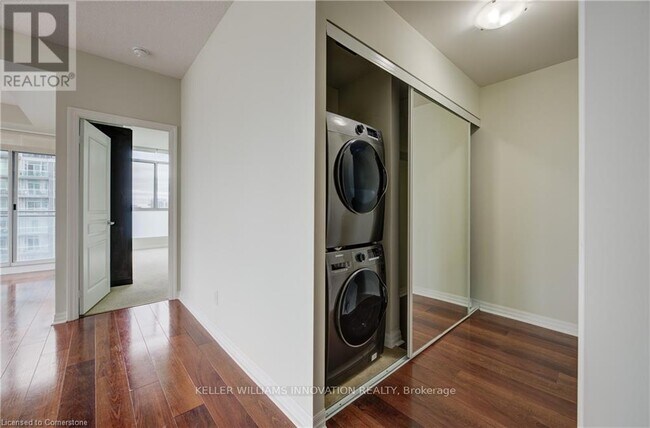 Building Photo - 225-3225 Webb Dr