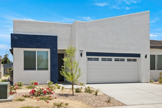 Building Photo - New Home in Gated Indian Palm Country Club