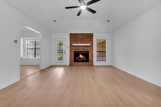 Foto del edificio - 6613 Stephan Ridge Dr
