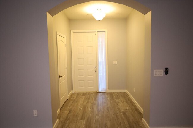 Building Photo - 125 Wakulla Springs Way
