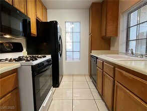 Building Photo - 4872 Nara Vista Way