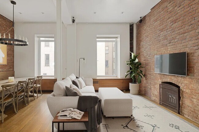 Foto del edificio - 23 E 10th St