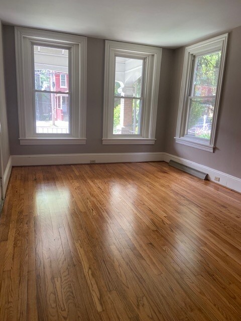 Foto del edificio - 517 W James St