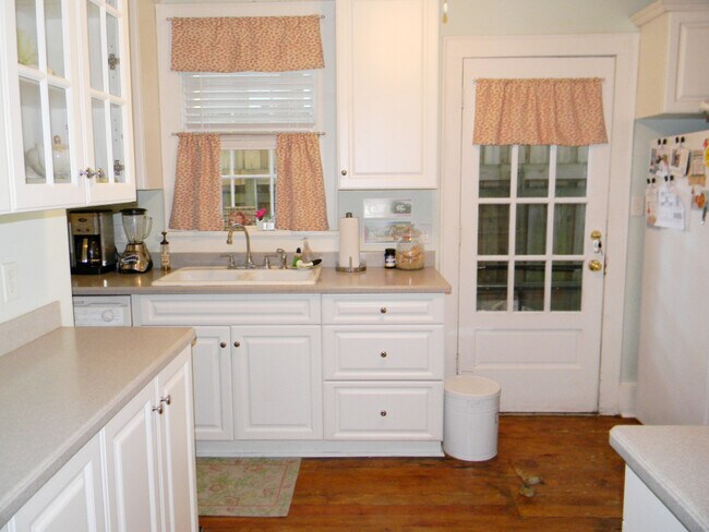 Foto del edificio - ARDSLEY PARK COTTAGE NEAR MCCAULEY PARK