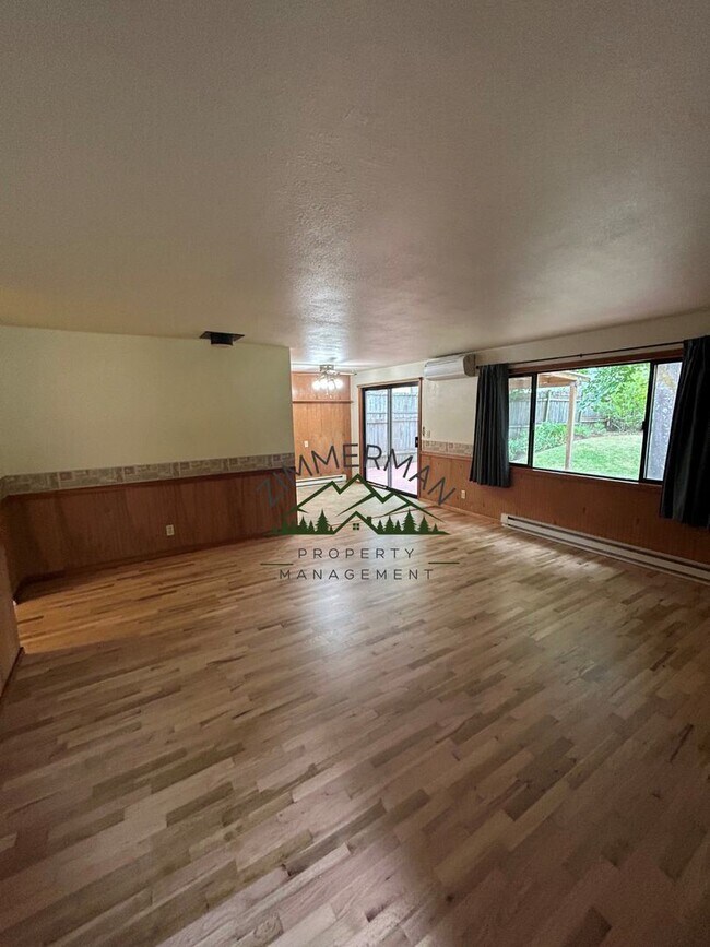 Building Photo - 3 br, 1 bath House - 4910 Whiteaker St