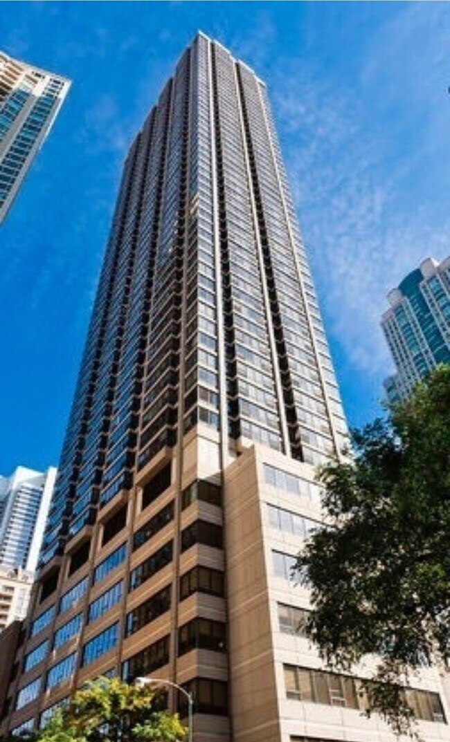 Building Photo - 30 E Huron St