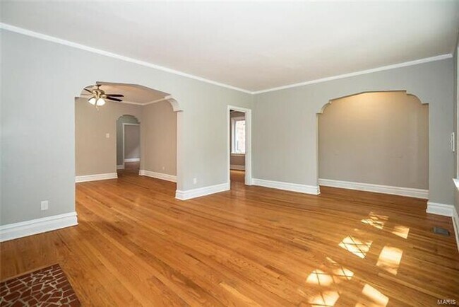 Foto del edificio - 7375 Amherst Ave