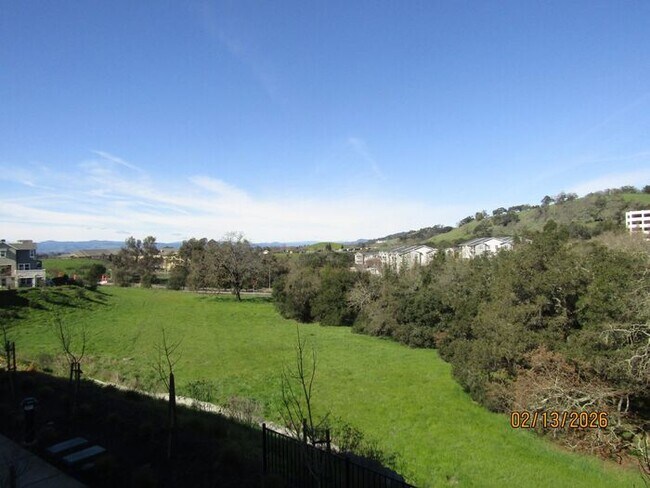 Foto del edificio - Luxury Living in Fountaingrove Wine Country/ Excellent location with rare views