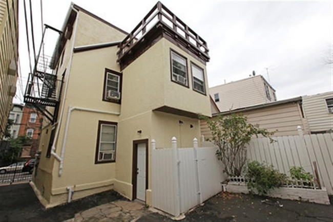 Back of 1st building - 314 43rd St
